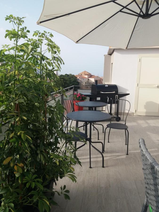 לינה וארוחת בוקר פלרמו Le Tre Gioie מראה חיצוני תמונה