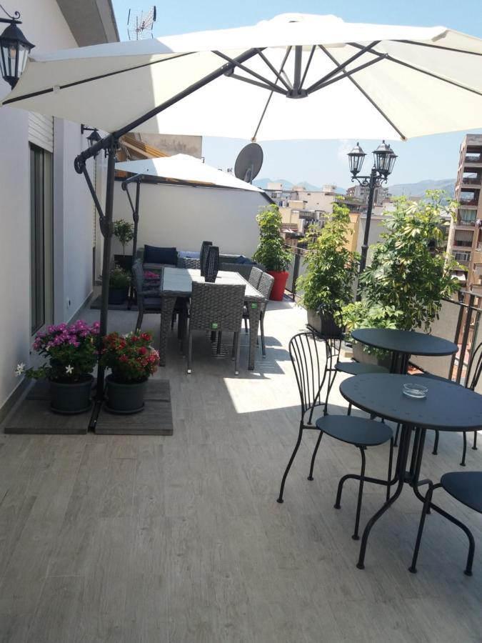 לינה וארוחת בוקר פלרמו Le Tre Gioie מראה חיצוני תמונה
